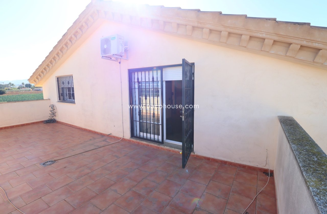 Resale - Villa -
Purias