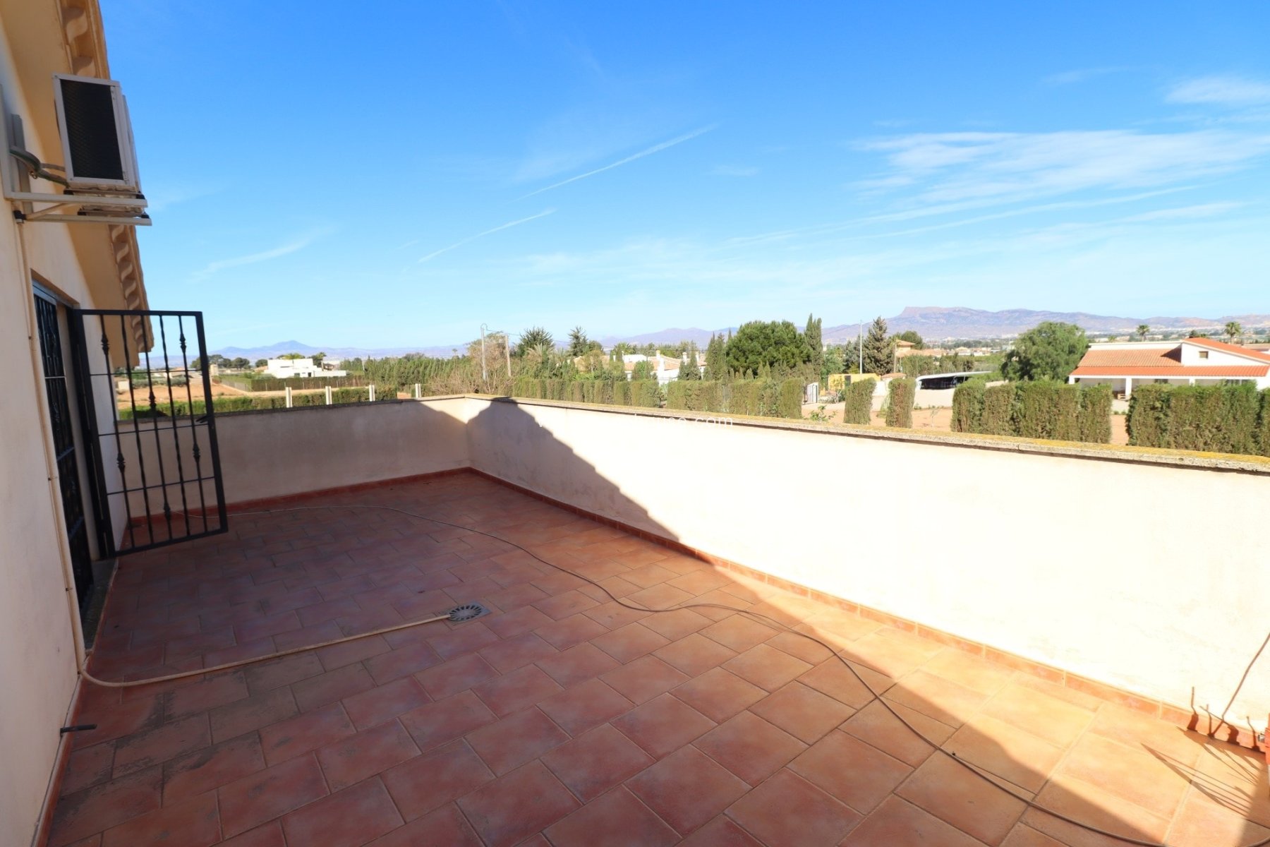 Resale - Villa -
Purias