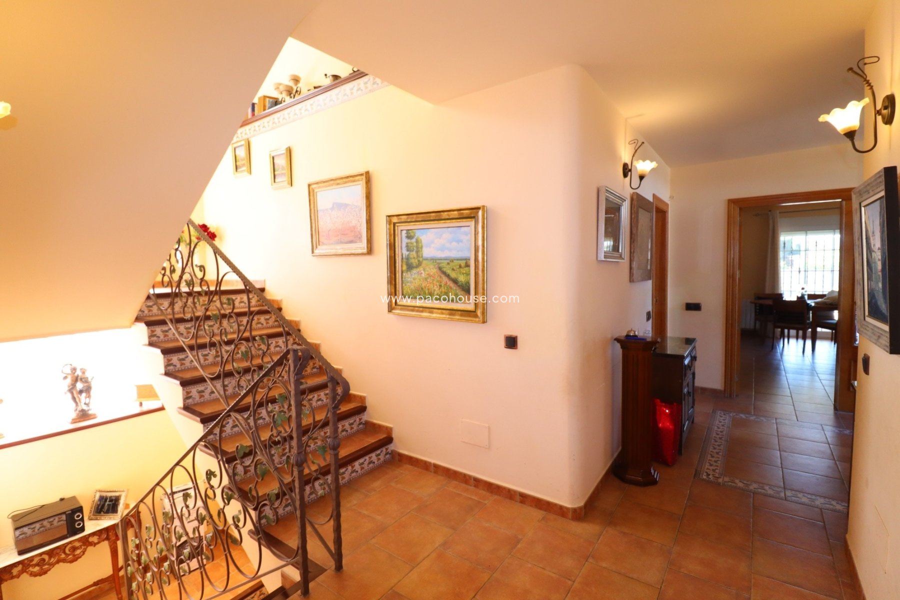 Resale - Villa -
Purias