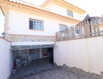Resale - Villa -
Purias