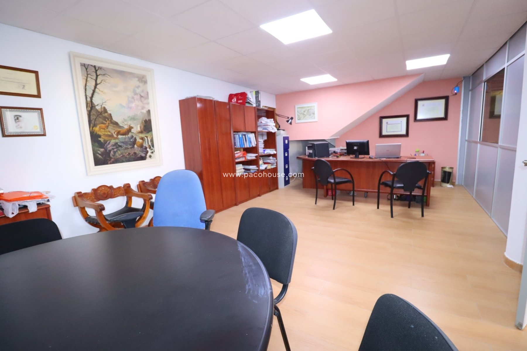 Resale - Villa -
Purias