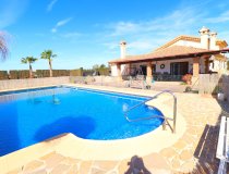 Resale - Villa -
Purias