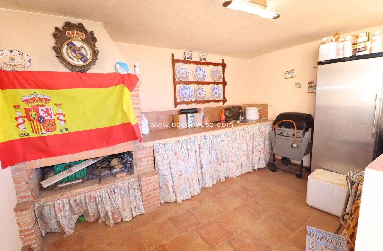 Resale - Villa -
Purias