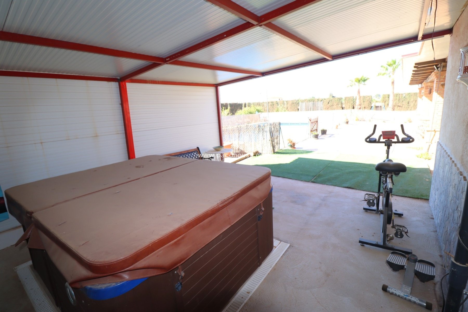 Resale - Villa -
Purias