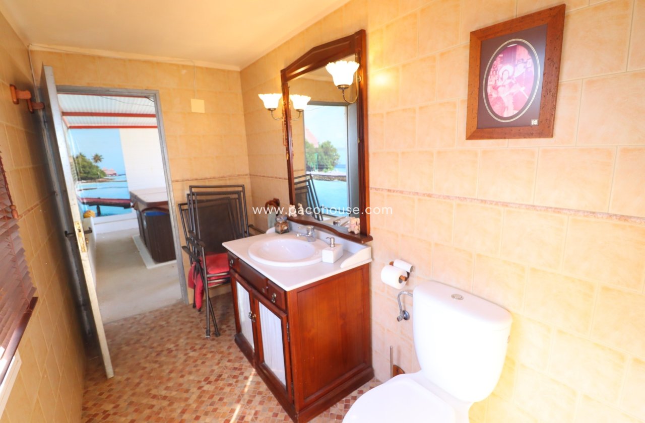 Resale - Villa -
Purias