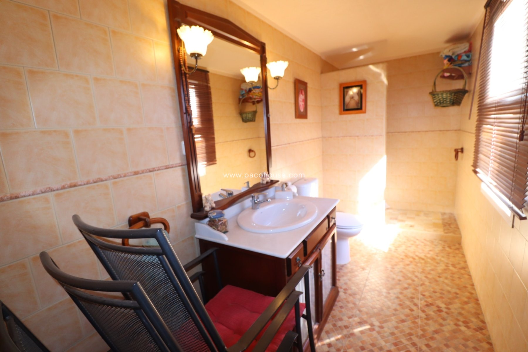 Resale - Villa -
Purias