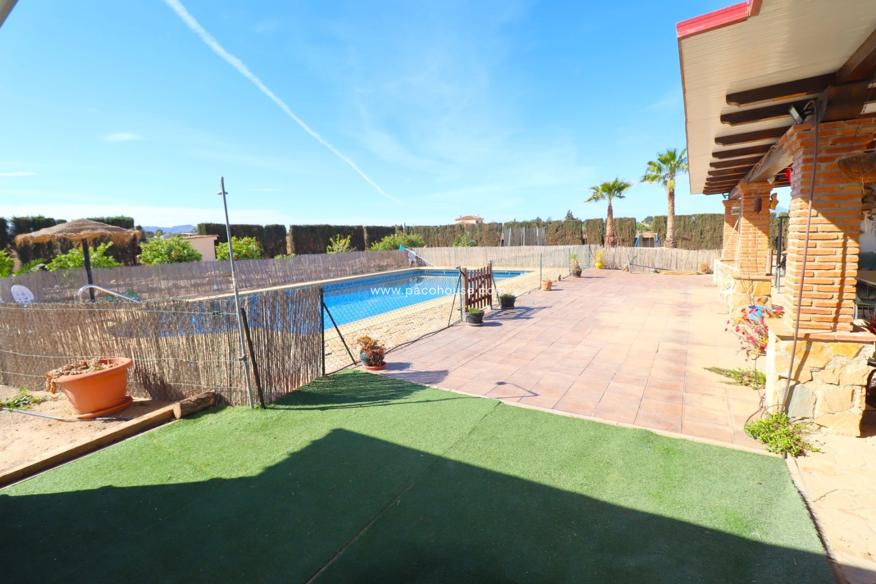 Resale - Villa -
Purias