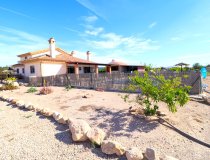 Resale - Villa -
Purias