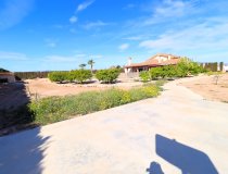 Resale - Villa -
Purias