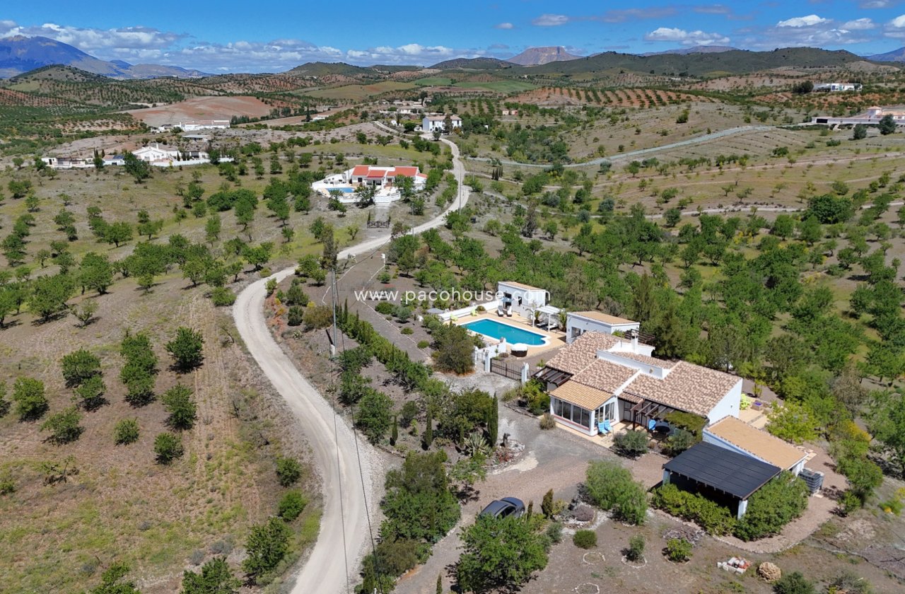 Resale - Villa -
Zarzalico