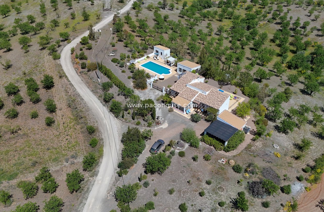 Resale - Villa -
Zarzalico