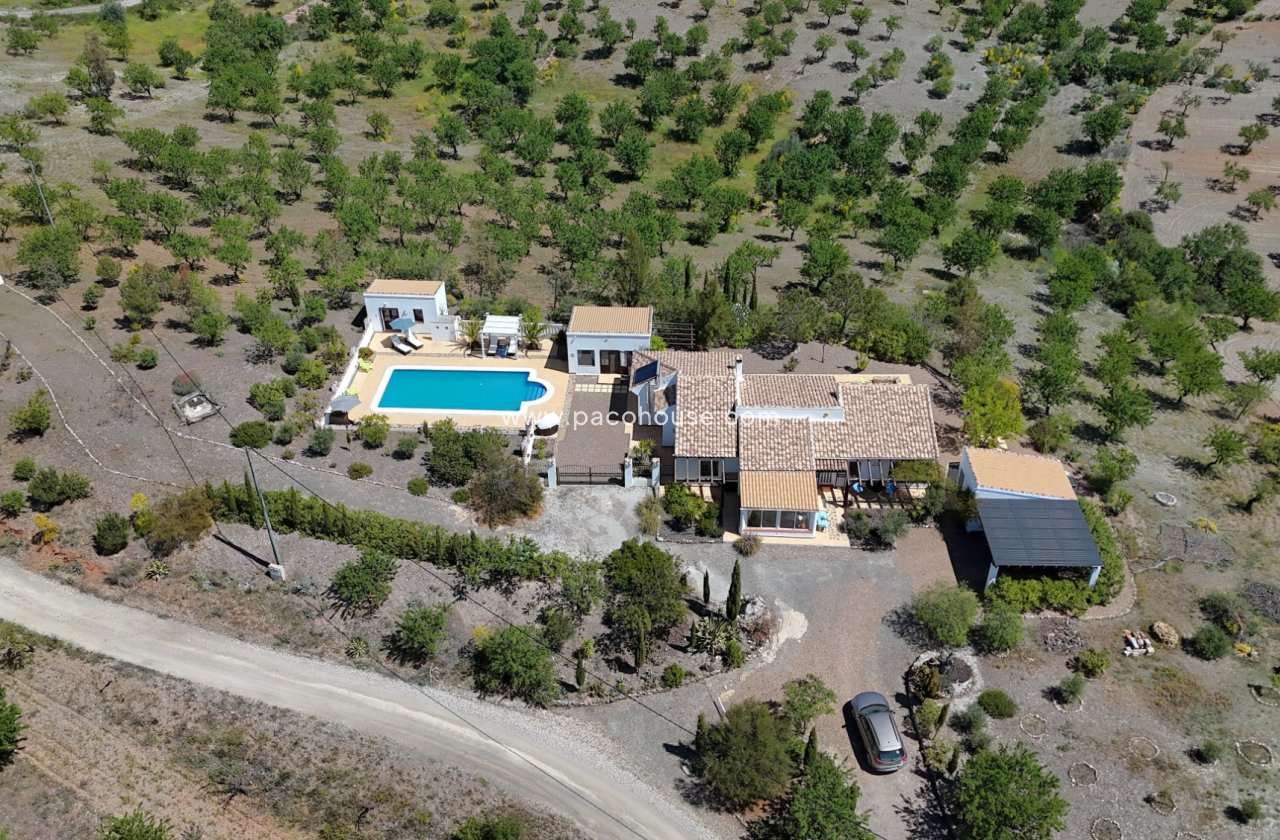 Resale - Villa -
Zarzalico