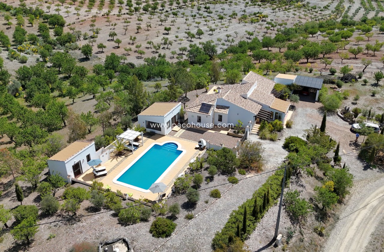 Resale - Villa -
Zarzalico