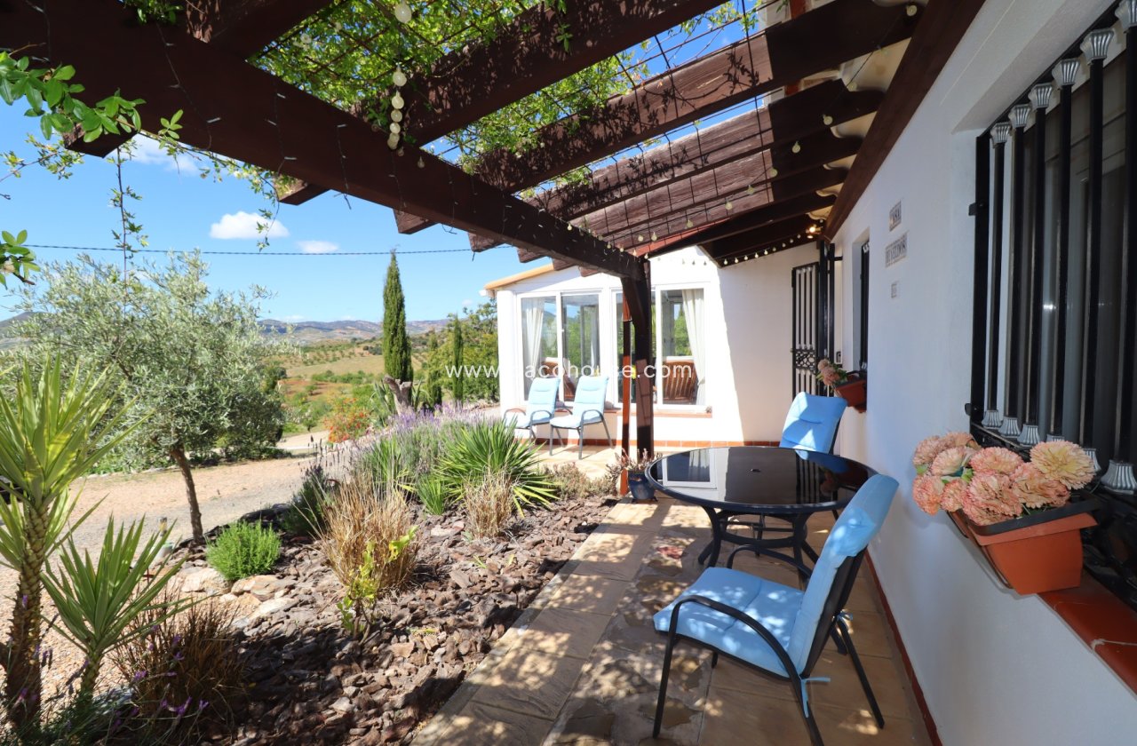 Resale - Villa -
Zarzalico