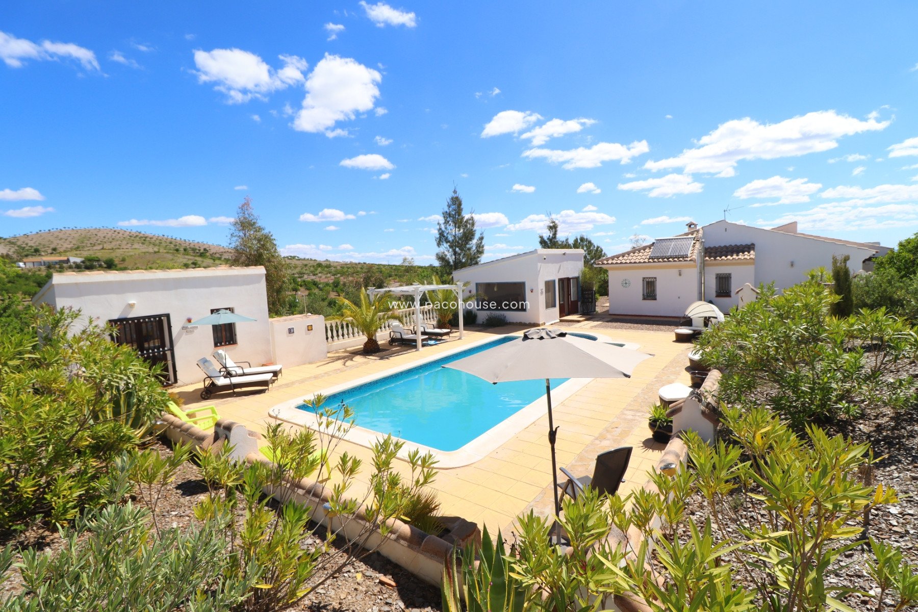 Resale - Villa -
Zarzalico