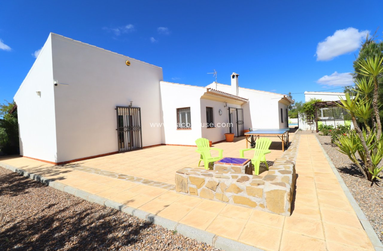 Resale - Villa -
Zarzalico
