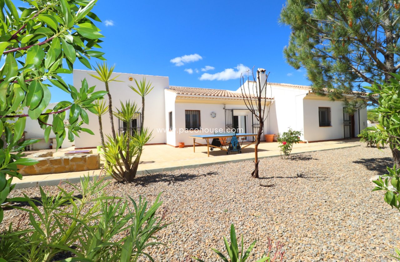 Resale - Villa -
Zarzalico