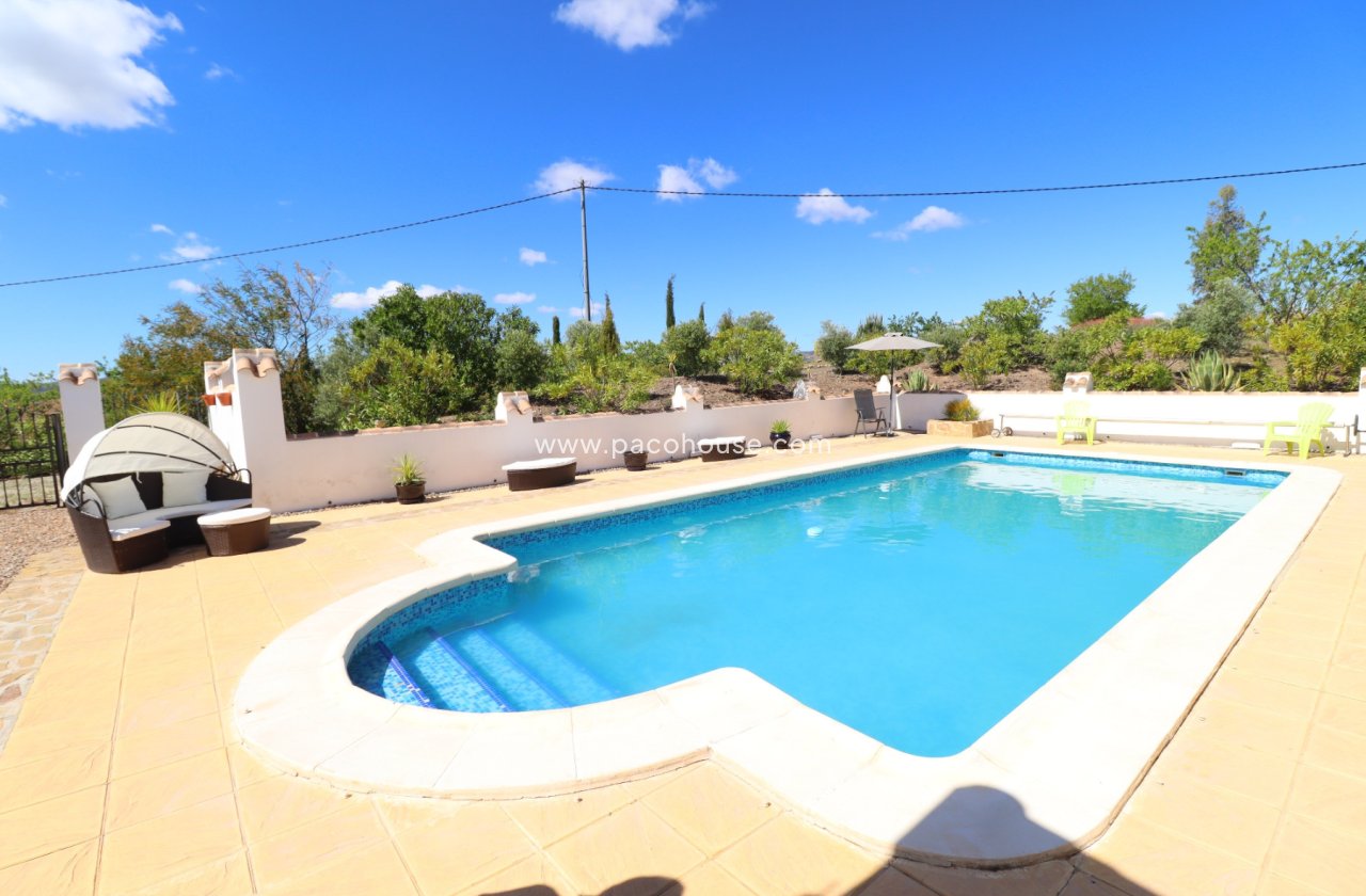 Resale - Villa -
Zarzalico