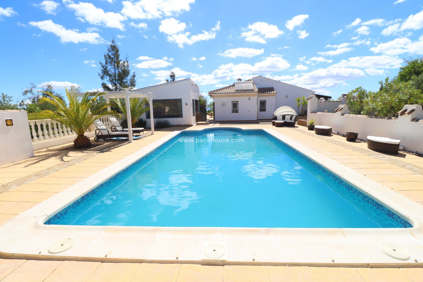 Resale - Villa -
Zarzalico