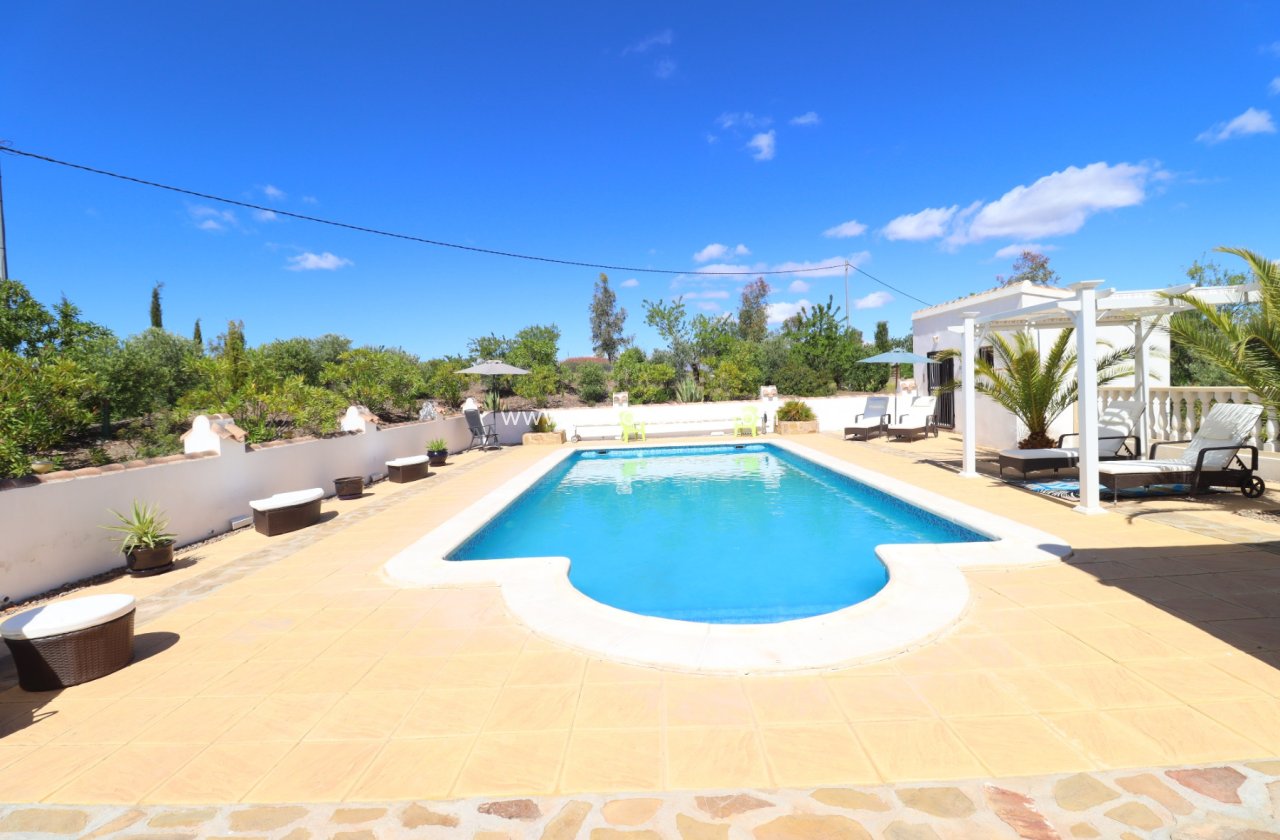 Resale - Villa -
Zarzalico