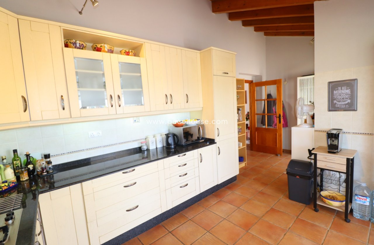 Resale - Villa -
Zarzalico