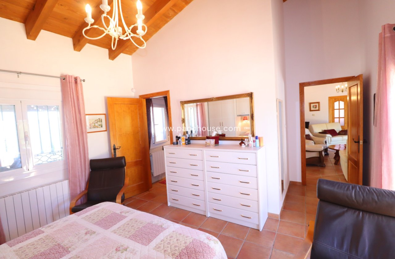 Resale - Villa -
Zarzalico
