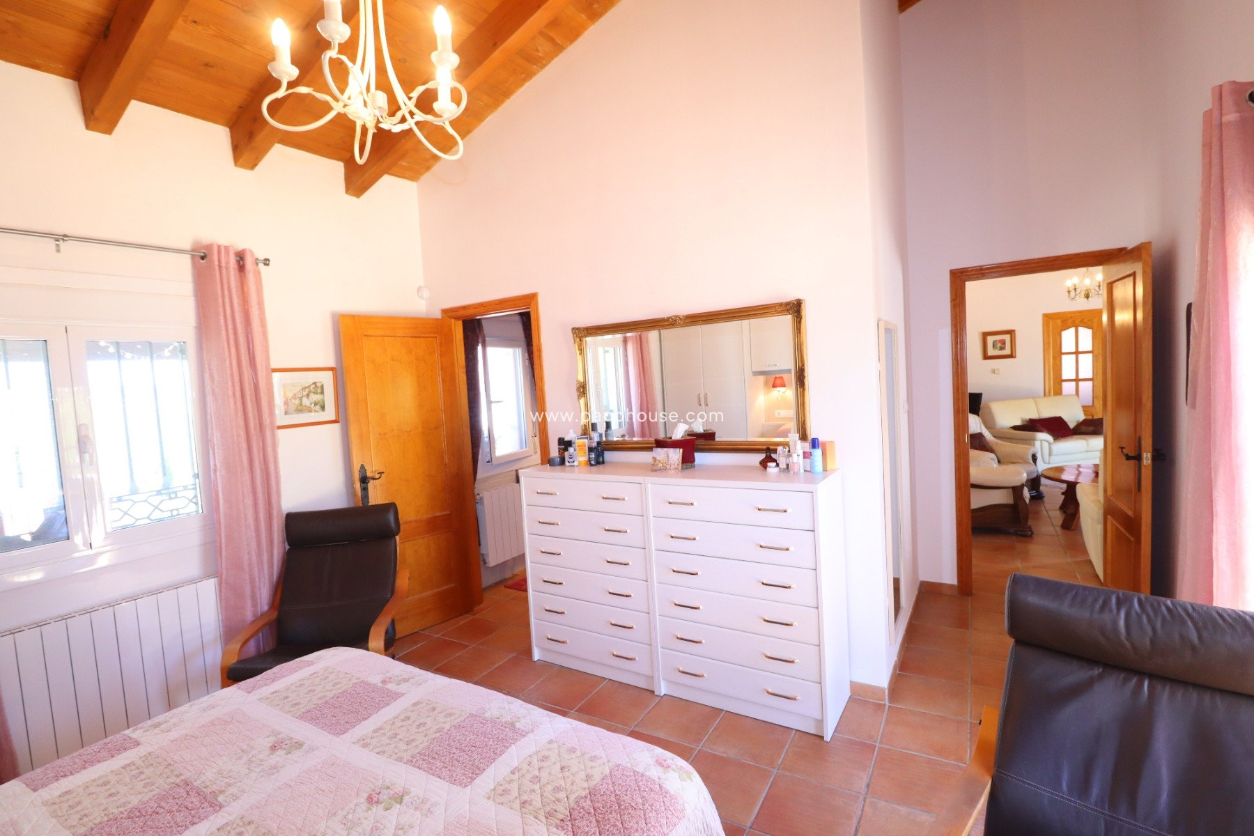 Resale - Villa -
Zarzalico