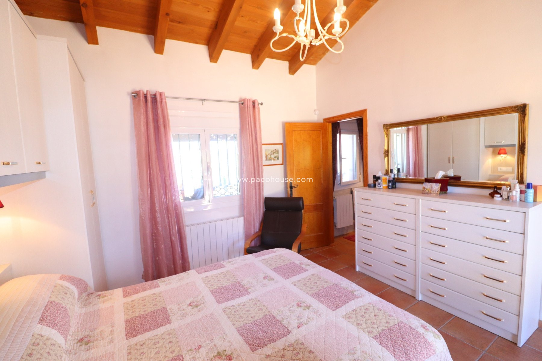 Resale - Villa -
Zarzalico