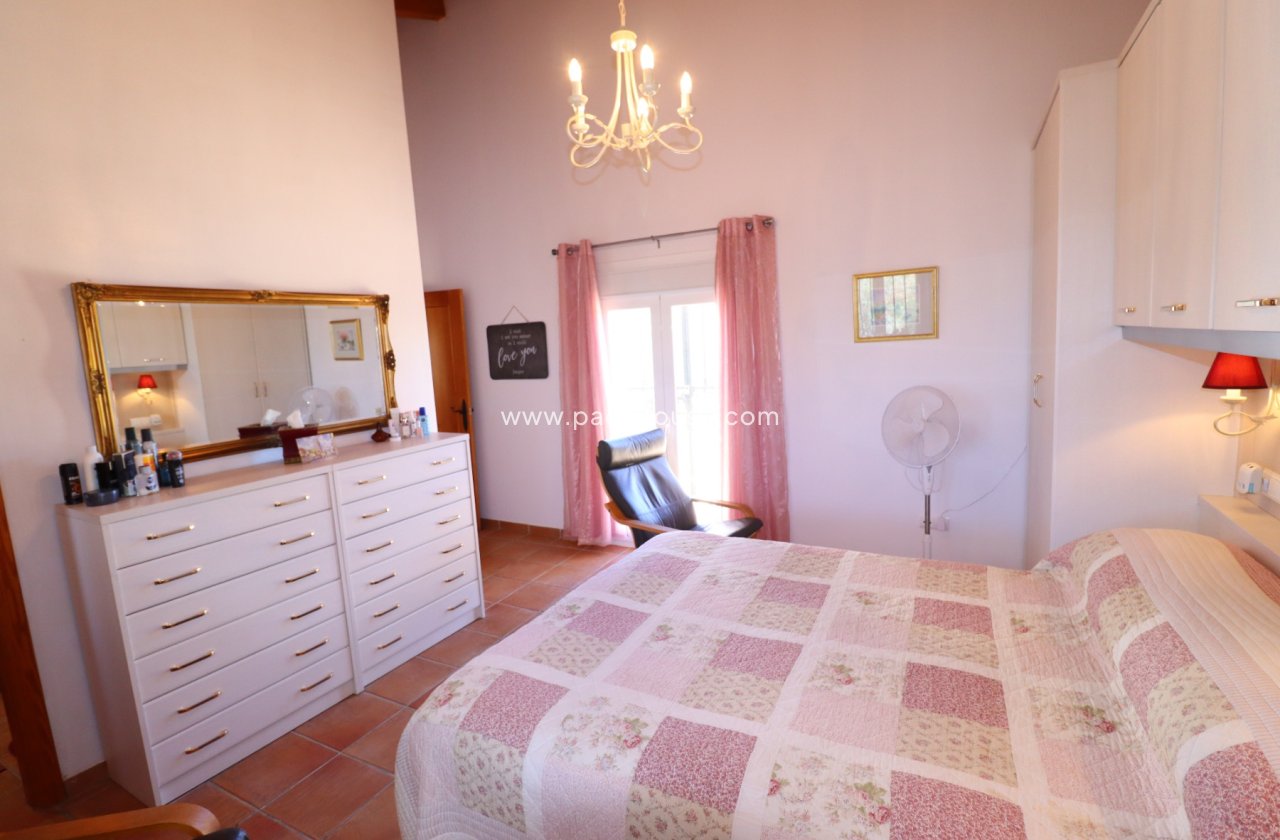Resale - Villa -
Zarzalico
