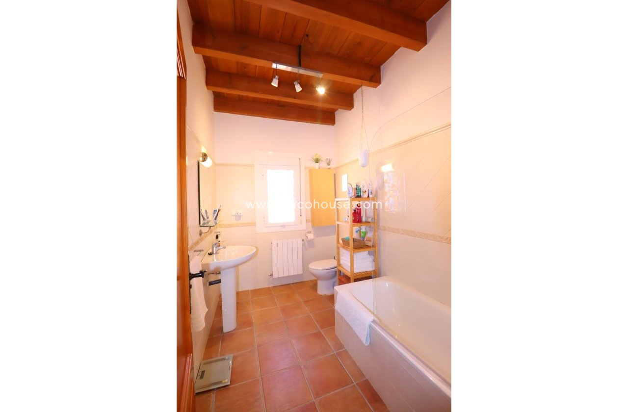 Resale - Villa -
Zarzalico