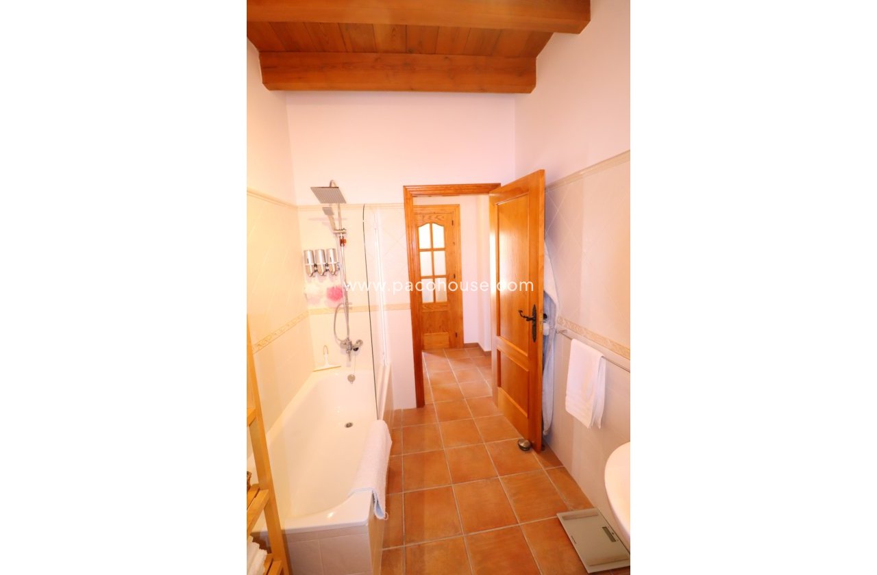 Resale - Villa -
Zarzalico