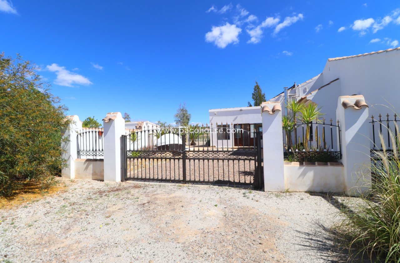 Resale - Villa -
Zarzalico