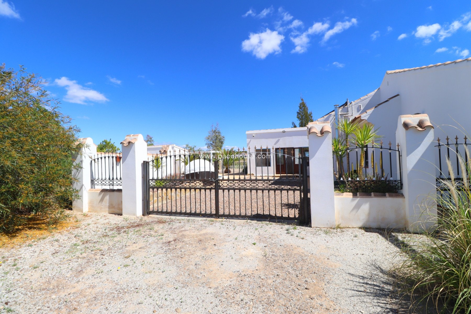 Resale - Villa -
Zarzalico