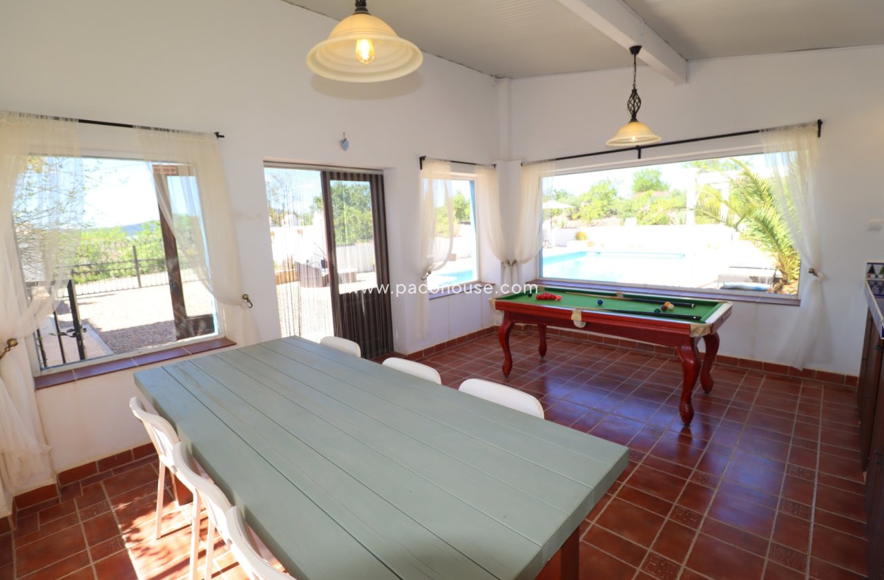 Resale - Villa -
Zarzalico