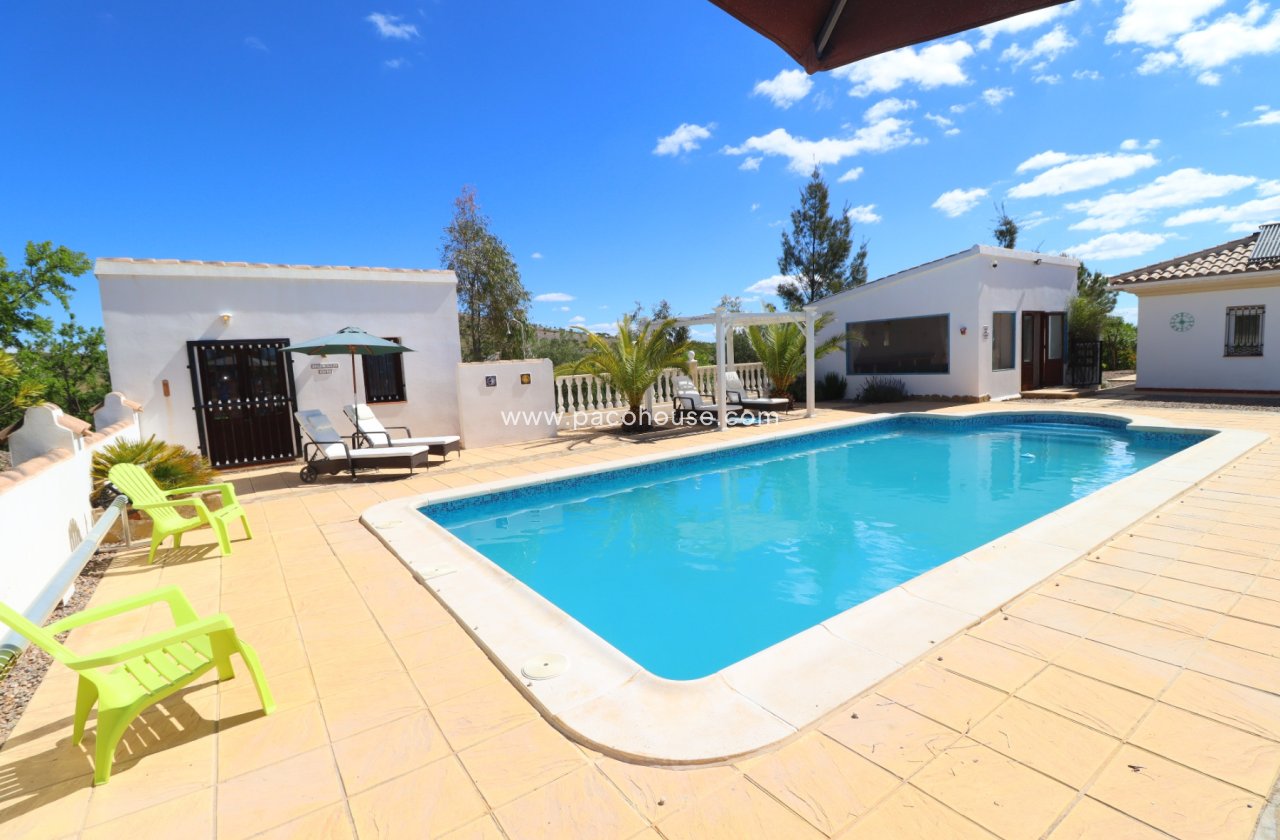 Resale - Villa -
Zarzalico