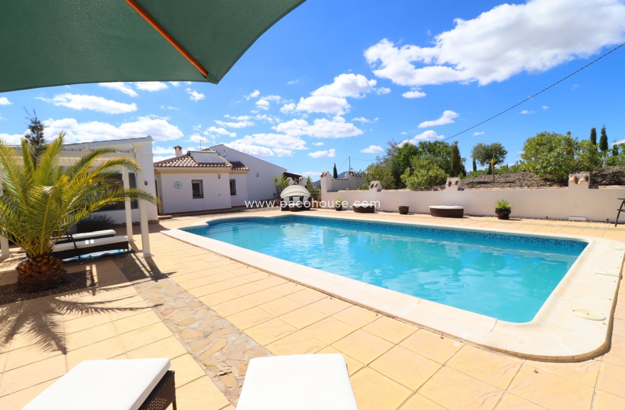 Resale - Villa -
Zarzalico