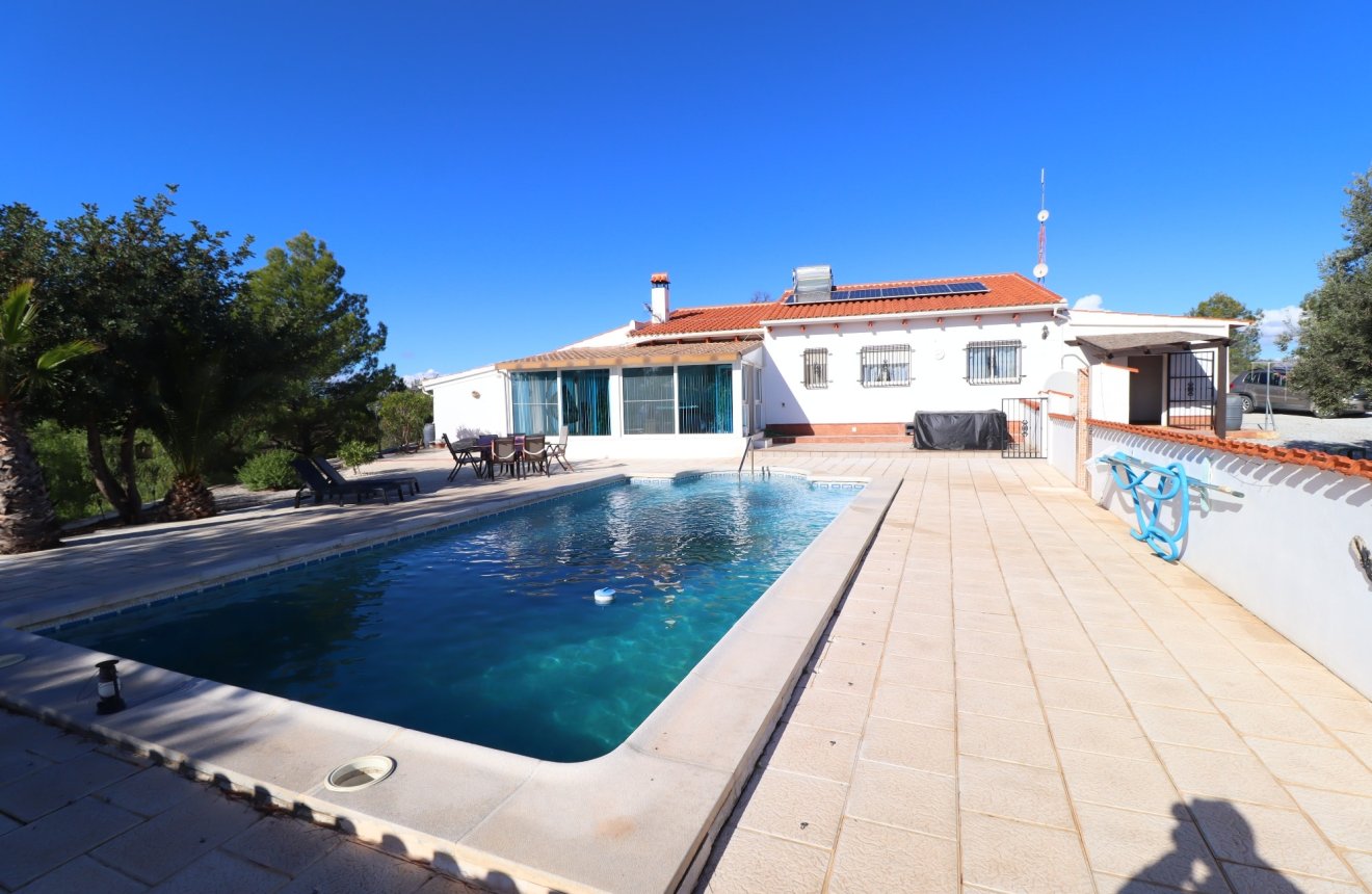 Resale - Villa -
Zarzalico