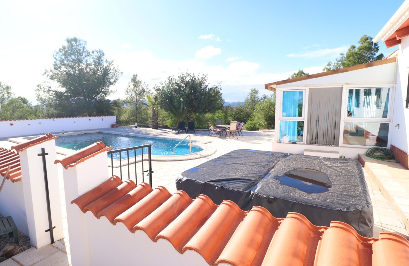 Resale - Villa -
Zarzalico