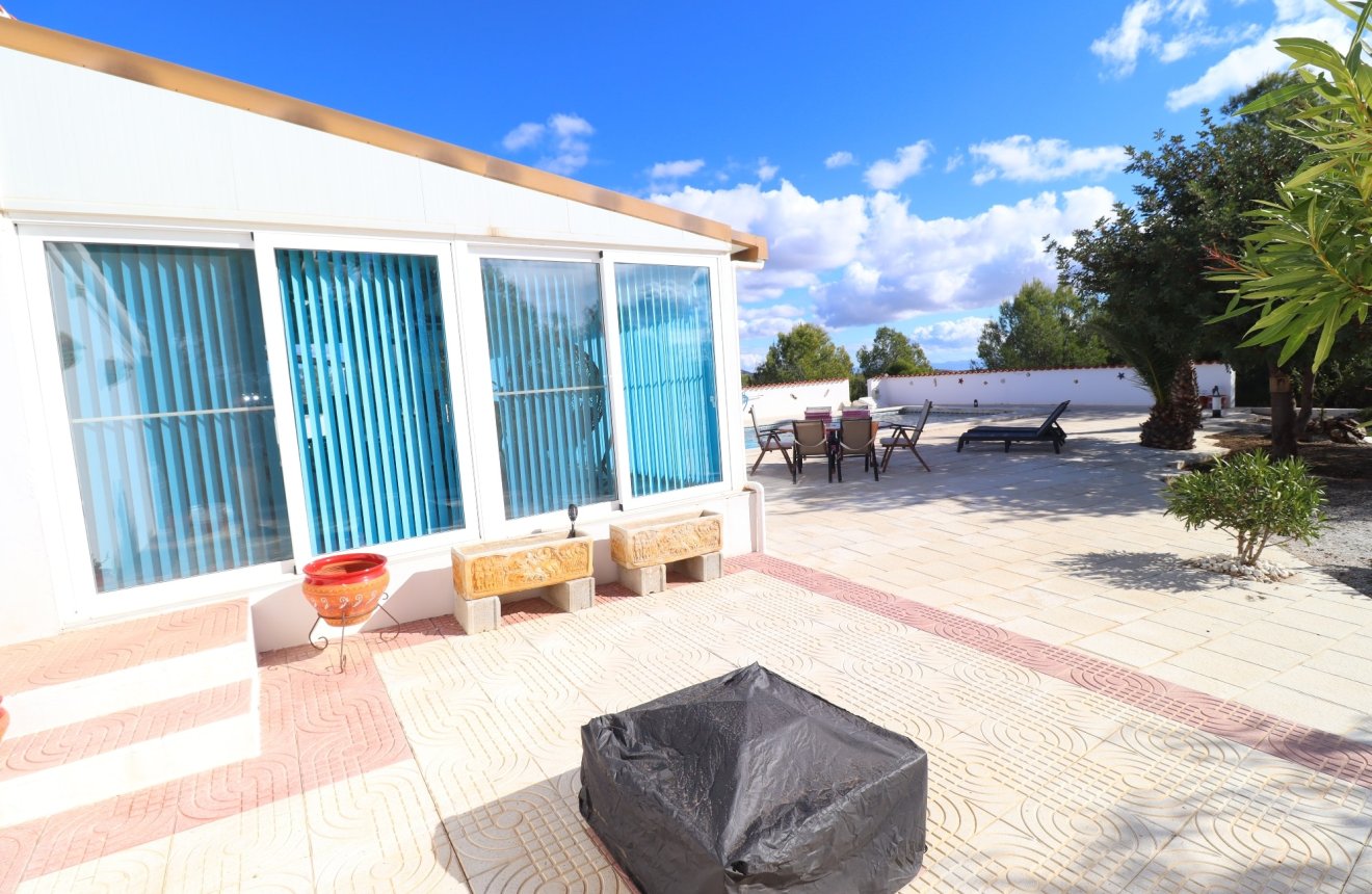 Resale - Villa -
Zarzalico