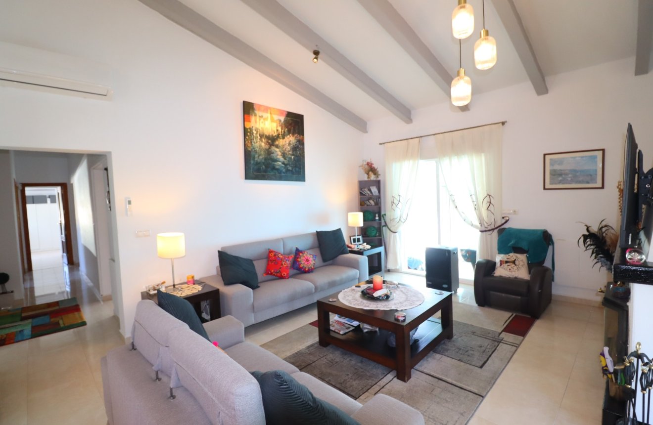 Resale - Villa -
Zarzalico