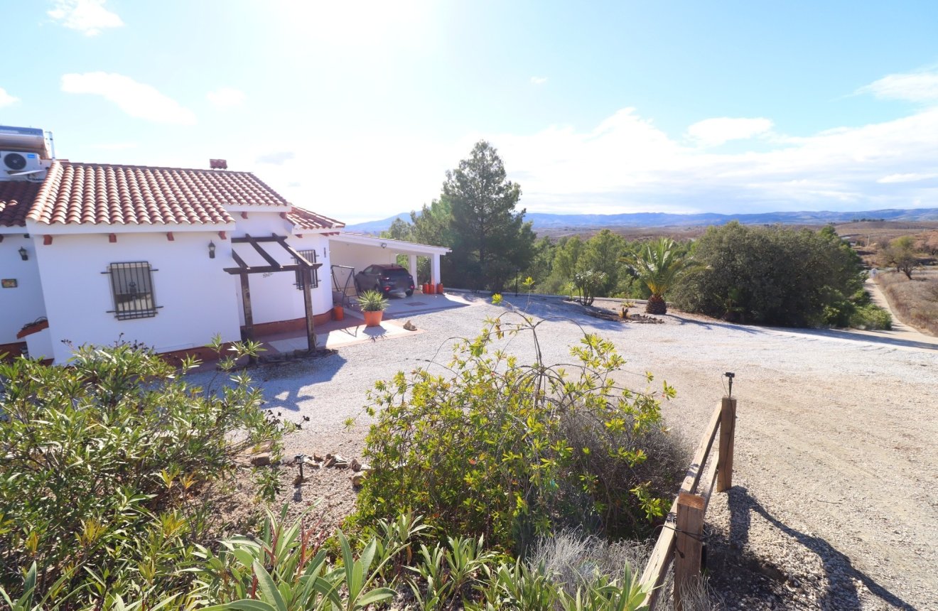 Resale - Villa -
Zarzalico