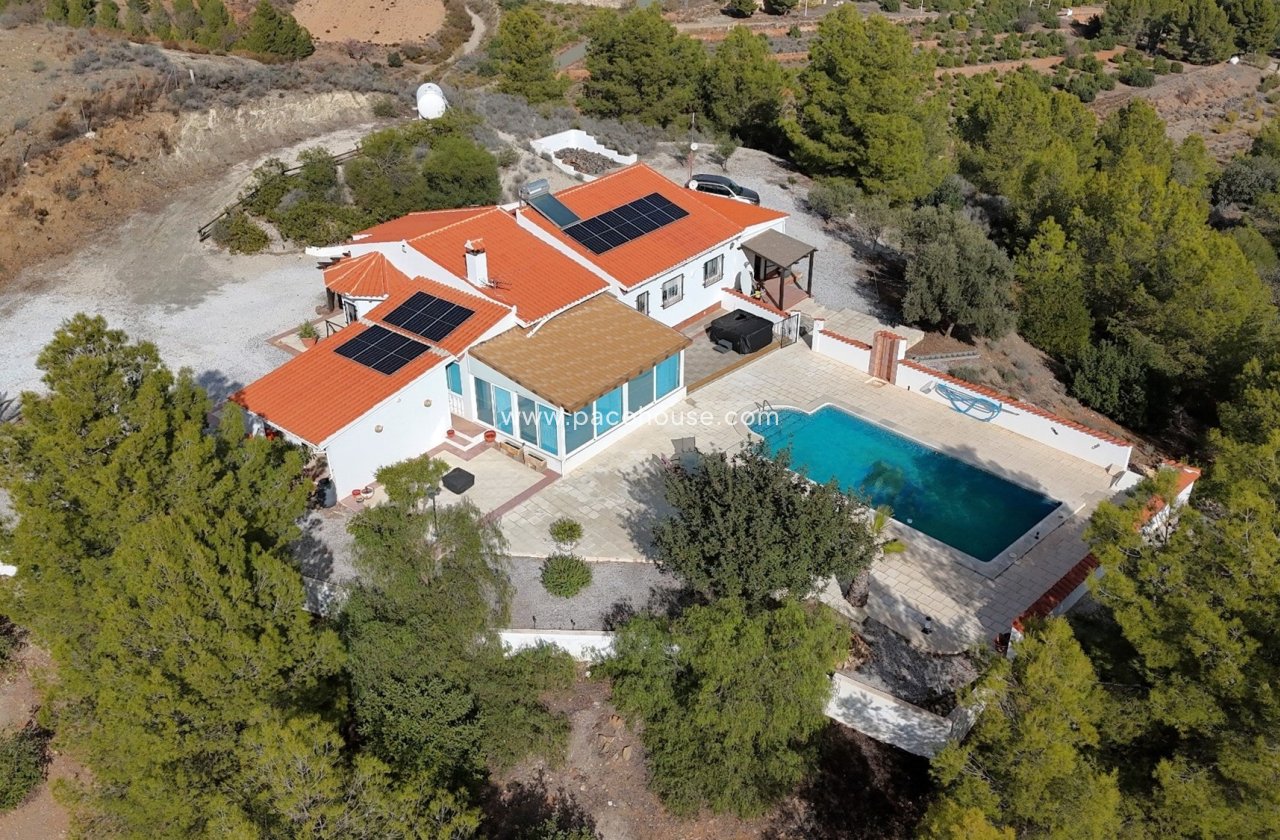 Resale - Villa -
Zarzalico