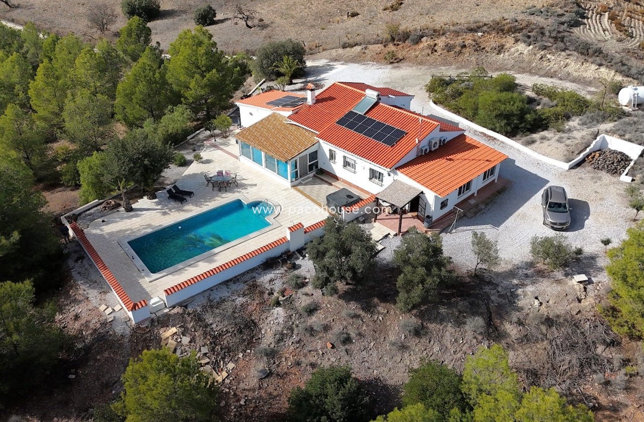 Resale - Villa -
Zarzalico