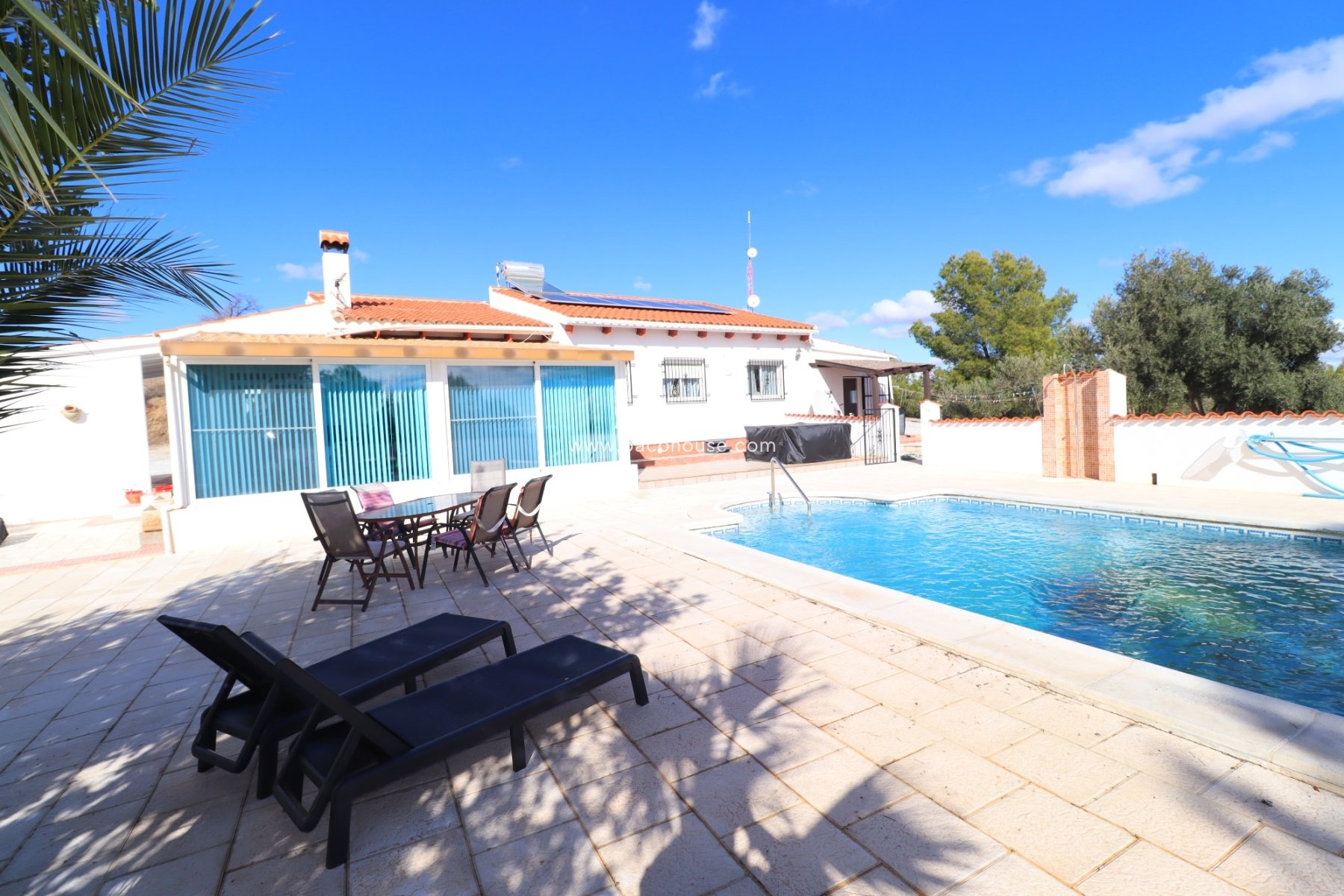 Resale - Villa -
Zarzalico