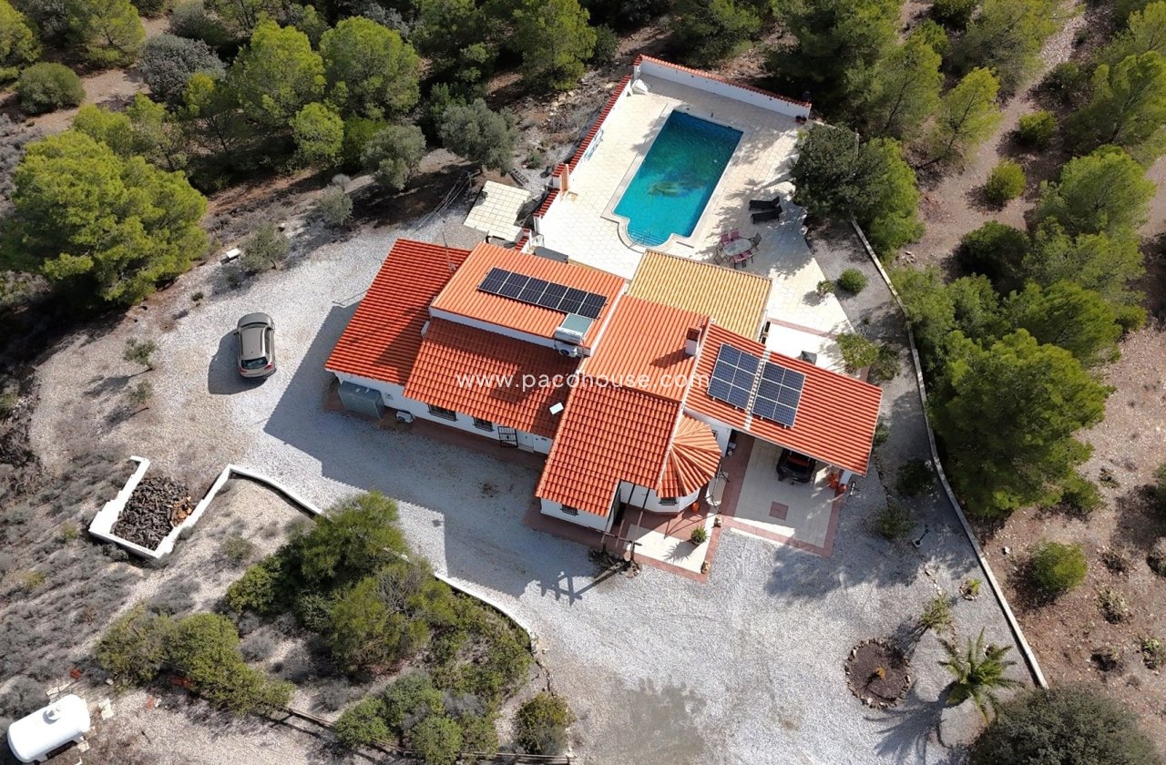 Resale - Villa -
Zarzalico