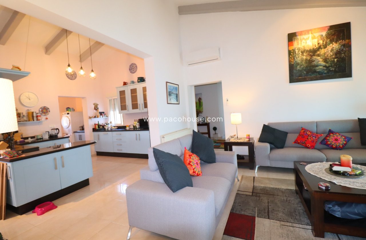 Resale - Villa -
Zarzalico