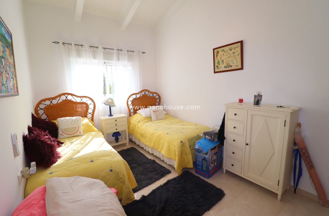 Resale - Villa -
Zarzalico