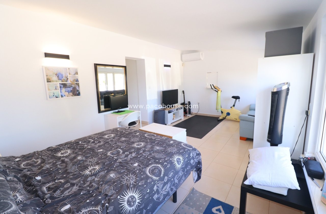 Resale - Villa -
Zarzalico