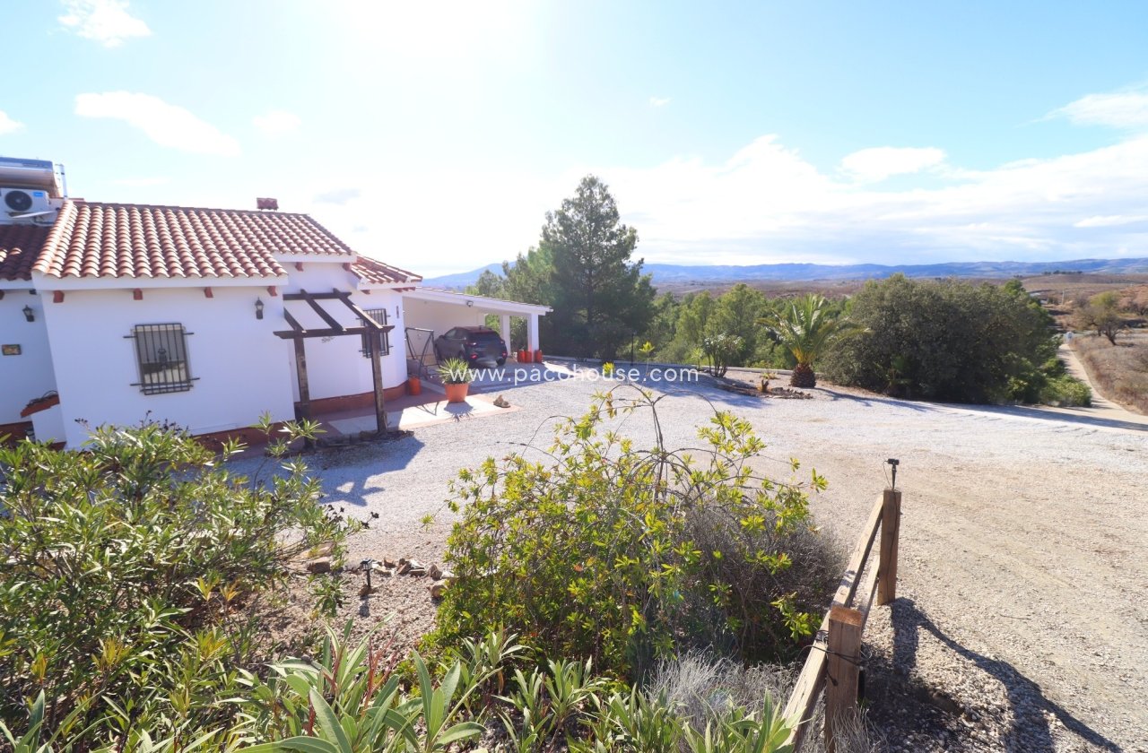 Resale - Villa -
Zarzalico