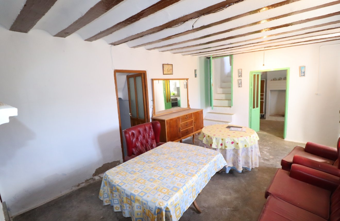 Reventa - Cortijo -
Chirivel